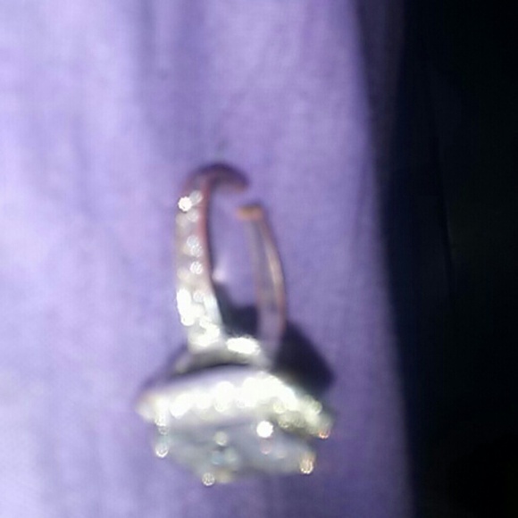 Beautiful diamond ring - Picture 3 of 4